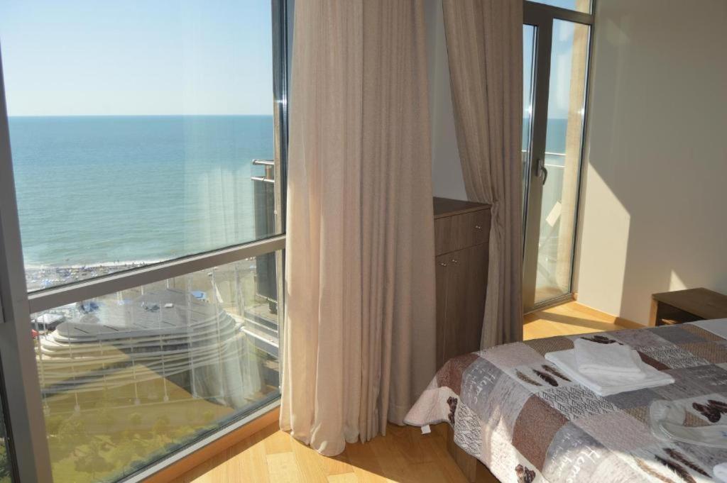 Luxury Apartments Batumi Exterior foto